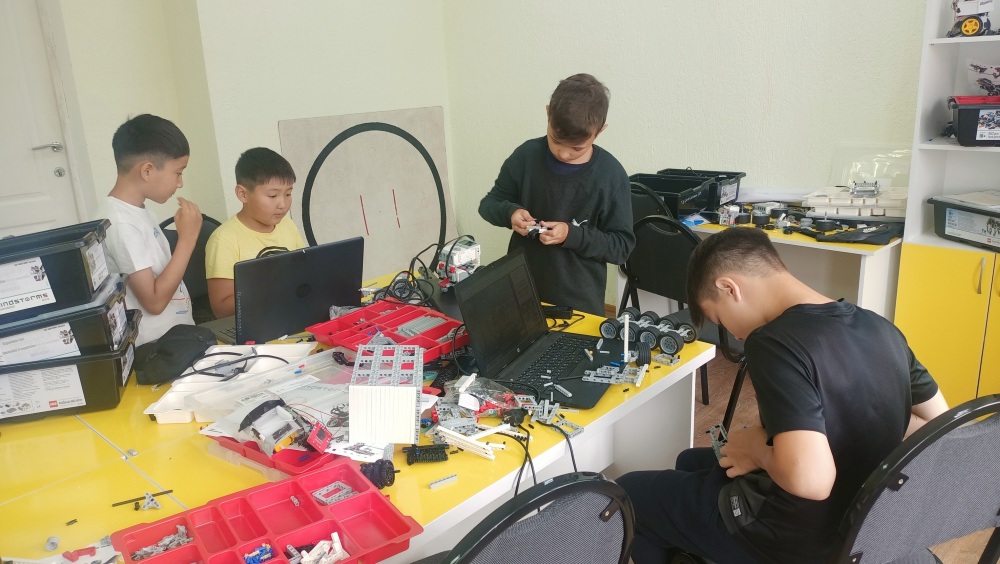 Жаз жайнатып, күн күлдіріп